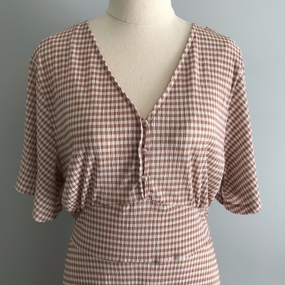 &ME Checked Crinkled Tea Dress Button Front Tan & White Flutter Sleeve - Picture 4 of 13